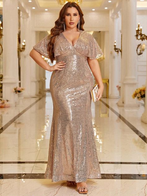 SHEIN Belle Plus Plunging Neck Sequin Formal DressI discovered amazing products on SHEIN.com, come check them out! Mommy Dress, Rose Gold Dress, Sequin Formal Dress, Glam Outfit, Plunging Neck, Hollywood Glam, Formal Dresses For Women, African Fashion Dresses, Formal Evening Dresses