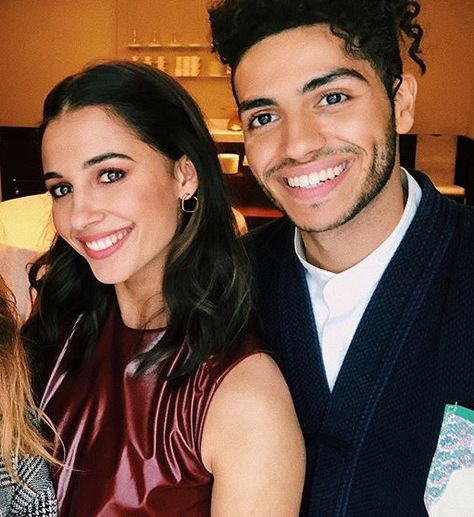 Mena Massoud and Naomi Scott Mena Massoud And Naomi Scott, Aladdin Cast, Guy Ritchie Movies, Aladdin Film, Mena Massoud, Aladdin Live, Disney Princesses And Princes, Guy Ritchie, Naomi Scott