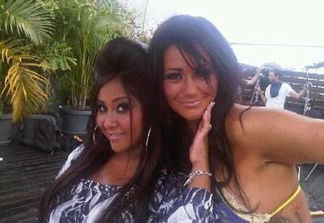 Jwoww Jersey Shore, Snooki Jersey Shore, Trashy Y2k Aesthetic, Snooki And Jwoww, Summer Night Party, Pauly D, Celebrity Selfies, 2010s Nostalgia, Seaside Heights