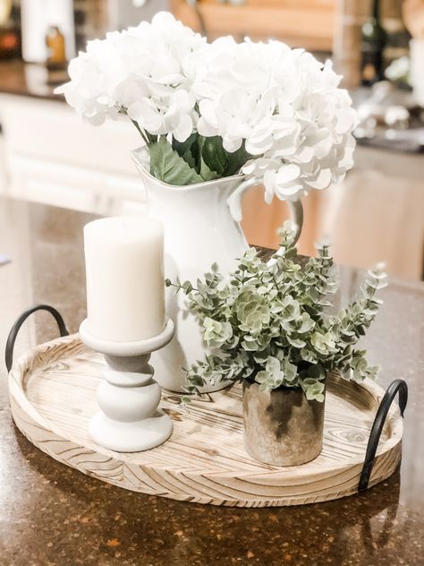 Island Tray Decor, Coffee Table Living Room Ideas, Kitchen Island Tray, Kitchen Island Tray Decor, Centerpieces Dining Table, Cottage Centerpiece, Island Centerpiece Ideas, Table Centerpieces Ideas, Dining Table Centerpiece Ideas