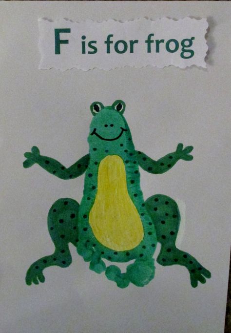 Frog footprint Footprint Frog, Frog Footprint Art, Hippo Footprint Craft, Footprint Animals For Infants, Frog Footprint, Frog Art For Infants, Animals Footprints Preschool, Animal Footprints Activities, Frog Art Preschool Craft Ideas