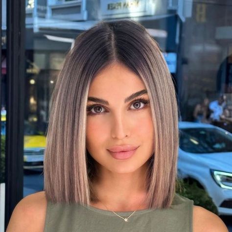 Minimalist Collarbone Blunt Bob Bob Lung, Modern Bob Haircut, Straight Bob Haircut, Short Blonde Bobs, Kadeřnické Trendy, Long Bob Haircuts, Short Bob Haircuts, Haircuts Straight Hair, Penteado Cabelo Curto