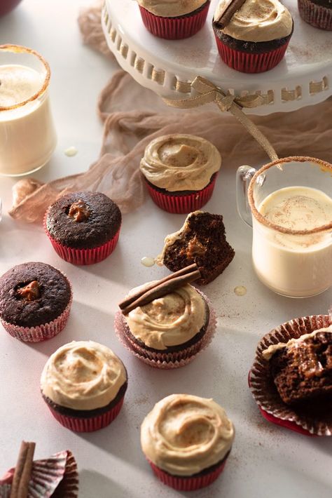 Mexican Cupcakes, Hot Chocolate Cupcakes, Spiced Cake, Tres Leches Cake Recipe, Mexican Chocolate, Sea Scallops, Creamy Mushroom Sauce, Tres Leches Cake, Mexican Hot Chocolate