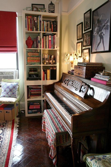 Lauren's First Solo Flight Piano Room Decor, Piano Living Rooms, Music Room Design, Home Music Rooms, Piano Decor, Soundproof Room, Music Studio Room, Piano Room, Studio Room