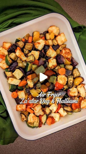 Air Fryer Za'atar Veg & Halloumi Air Fryer Veggies, Air Fryer Vegetables, Za Atar, Air Fry, Eat Well, Fryer Recipes, So Nice, Healthy Eats, Bite Size