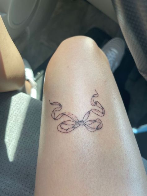 Cute Ribbon Tattoo, Bow Above Knee Tattoo, Thigh Ribbon Tattoo, Knee Bow Tattoo, Bow Tattoo On Thigh, Dainty Ribbon Tattoo, Bow Knee Tattoo, Bow Tattoo Designs Ribbon, Bow Thigh Tattoo