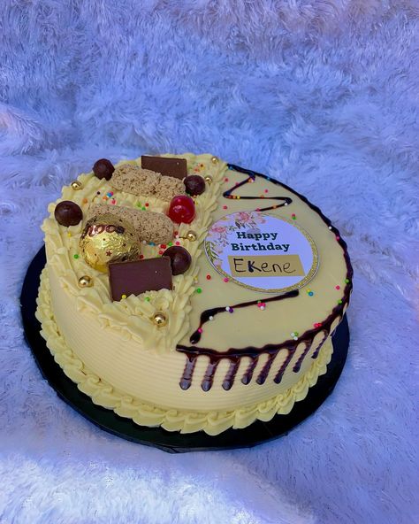 Our cakes are amazingly yum and cuteeee 🤭😍 16,000 naira only 8 inches single layer To place order kindly use the link in bio 🫶✨ . . #explore #explorepage #cakevendorinlagos #buttercreamcakes #cakesinagbara #cakesinojo #affordablecakes #creamcakes #cakesinijanikin #singlelayercakes 4 Layer Chocolate Cake, Chilean Thousand Layer Cake, Smores Layered Cake, Multi Flavor Layer Cake, Sarawak Layer Cake, One Layer Cakes, Single Layer Cakes, Buttercream Cake, Layer Cake