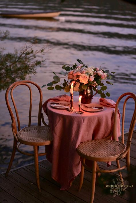 Romantic Table For 2, Romantic Tablescape For Two, Cottage Core Valentines Day, Romantic Set Up, Home Picnic Ideas, Romantic Dinner Table Setting For Two, Table For Two Romantic, Romantic Table Setting For Two, Date Night Table