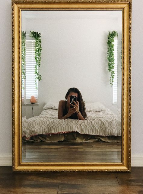 @jimenaamirandac 🐚 Mirror Pictures Selfie, Spiegel Selfie, Mirror Photography, Wedding Mirror, Mirror Selfie Poses, Scenic Photography, Mirror Reflection, Cool Mirrors, Mirror Photo