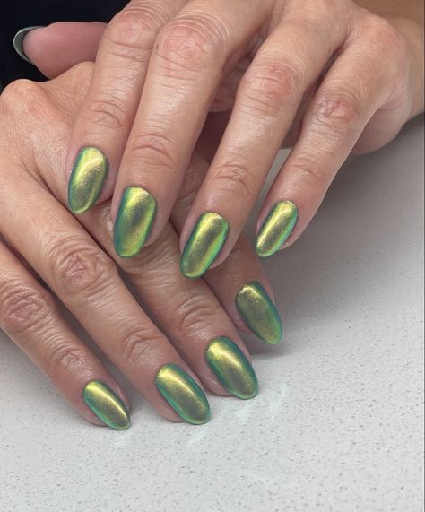 Green Aurora Nails, Iridescent Nails Green, Irridescent Nails Green, Emerald Green Iridescent Nails, Green Pearlescent Nails, Emerald Green Holographic Nails, Green Chrome, Iridescent Green, Chrome Nails