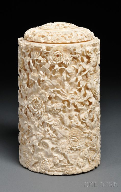 Ivory Container with Cover, China, 19th century, cylindrical, carved in high… Eastern Art, Bone Carving, Jade Carving, Chinese Antiques, Stone Carving, Chinese Art, Asian Art, Wood Carving, Chinoiserie