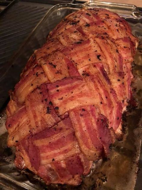 Meatloaf w/ Bacon Cooked Bacon Cheese Meatloaf, Bacon Topped Meatloaf, Hamburger Meatloaf, Bacon Wrapped Bbq Chicken, Moist Meatloaf Recipes, Meatloaf With Gravy, Bacon Meatloaf, Bacon Wrapped Meatloaf, Minced Beef Recipes