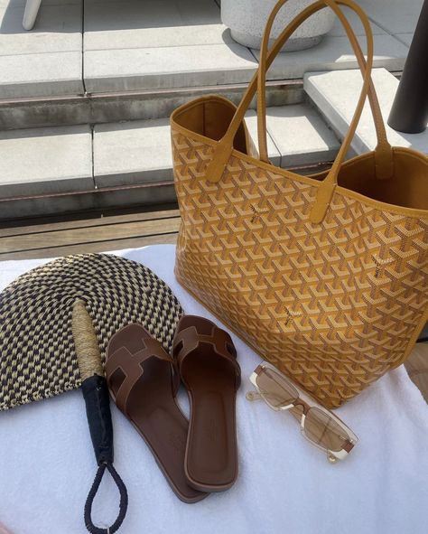 Yellow Goyard, Goyard Tote Outfit, Ralph Lauren Men Outfits, Goyard Tote Bag, Designer Inspired Handbags, Goyard Tote, Tote Outfit, Goyard Bag, Handbag Heaven