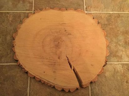 How To Seal Wood Slices, Wood Slabs With Resin, Drying Wood Slices In Oven, How To Fill Cracks In Wood Table, Wood Slabs Ideas Tree Slices, Wood Rounds Crafts Tree Slices, Resin In Wood, Wood With Resin, Building Kitchen