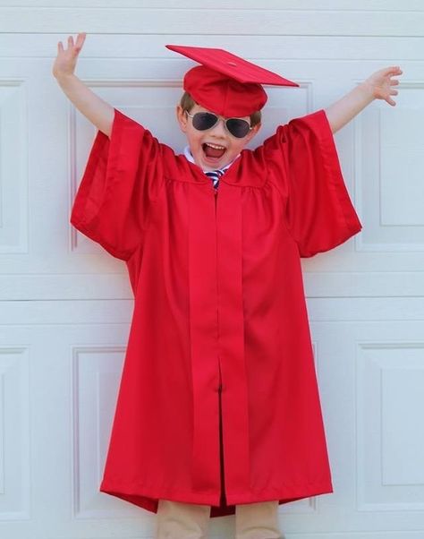 Love this K5 Graduation Pictures, Pre K Graduation Pictures, Kindergarten Graduation Pictures, Kindergarten Graduation Party, Preschool Pictures, Graduation Pic Ideas, Grad Pictures, Pre K Graduation, Graduation Pics