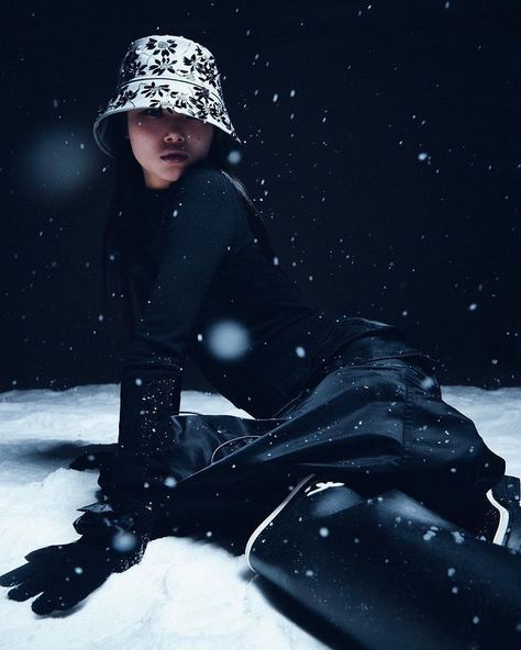 Snow Fashion Photography, Yoon Young Bae, Korea Magazine, Winter Photoshoot, Snow Fashion, Star Chart, Studio Photoshoot, Model Face, January 2023