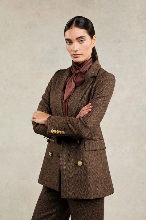 Holland Cooper | Double Breasted Large Scale Brown Herringbone Blazer | Autumn • Winter Fashion Jade Holland Cooper, Countryside Lifestyle, Tweed Clothing, Pinstripe Fabric, Tweed Outfit, Holland Cooper, Herringbone Blazer, Classy Fashion, High Waisted Flares