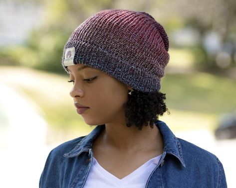 Natural Hair Hats For Winter That Keep Your Hair Protected #winterwomensfashion #fashion #hat Cabled Hat Pattern, Curly Hair Accessories, Eyeshadow For Blue Eyes, Cable Hat, Slouch Hat, Leather Label, Beanie Pattern, Slouchy Beanie, Moisturize Hair