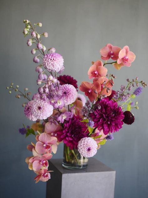 Studio Work | Portland Florist | Color Theory Design Color Theory Design, Floral Design Classes, Modern Floral Arrangements, Sogetsu Ikebana, Flower Vase Arrangements, Modern Flower Arrangements, Vase Arrangements, Deco Floral, Arte Floral