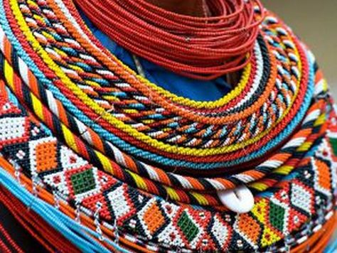 Twined beading on Maasai necklaces. Africa Colors, Masai Necklace, African Necklaces, African Necklace, Head Ties, African Fashion Modern, African Prints, Africa Fashion, Maasai