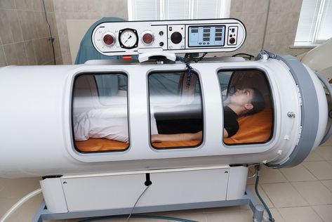 Kendall Jenner recently showed off hers in her wellness room. You can read this post on My Celebrity Life. Oxygen Chamber, Hyperbaric Chamber, Athlete Recovery, Cell Rejuvenation, Hyperbaric Oxygen Therapy, Beauty Therapy Room, Blood Plasma, Tissue Types, Oxygen Therapy