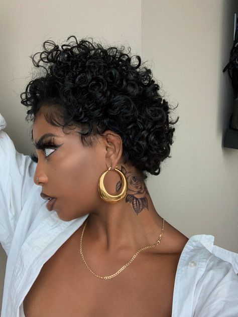 Big Chop Hairstyles, Big Chop Natural Hair, Short Natural Curly Hair, Curly Weave, Hair Transition, Natural Hair Short Cuts, Short Curly Haircuts, Short Curls, Pics Inspo