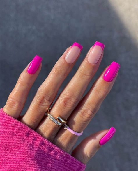 31 Cute Hot Pink Nails - Ak Pal Kitchen Cute Hot Pink Nails, Nails Ombre Pink, Hot Pink Nail Art, Hot Pink Nail Designs, Glitter Pink Nails, Hot Pink Nail, Pink Nail Ideas, Hawaii Nails, Pastel Pink Nails