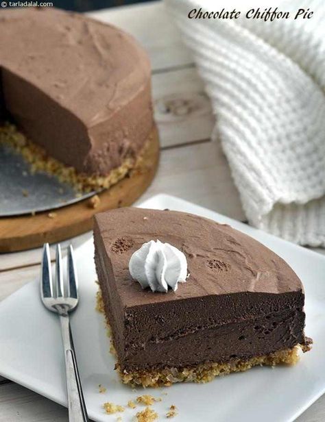 Chocolate Chiffon Pie ( Eggless Desserts Recipe), Eggless Dessert Recipes Eggless Dessert Recipes, Egg Desserts, Icebox Pies, Chocolate Pie Recipe, Chiffon Pie, Dinner Recipes Quick, Icebox Cakes, Eggless Cakes, Dark Chocolate Recipes