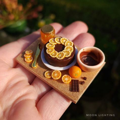 Little baking boards with fruit 🍒🍎🍊🍑🍋 . . . . . . . #polymerclayfruit #polymerclayfood #miniature #polymerminiatures #112thscale #112thscalefood #tinybaking #miniaturebaking Fairfield Dollhouse, Tiny Objects, Miniature Things, Tiny Treats, Pinterest Diy Crafts, Miniature Projects, Dollhouse Food, Tiny Food, Miniature Diy