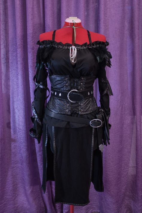 The Witcher Outfit, Yennifer Witcher Outfit, Yennefer Costume, Battle Of The Trident, Yennefer And Ciri, The Witcher Yennefer, Witcher Yennefer, Yennefer Cosplay, Army Outfit