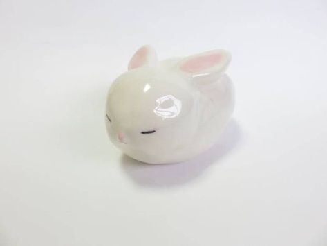 Bunny Sculpture, Space Art Wallpaper, Fruit Sculptures, White Bunnies, Porcelain Animal, Sculpture Art Clay, Ceramic Bunny, White Bunny, Ceramic Animals