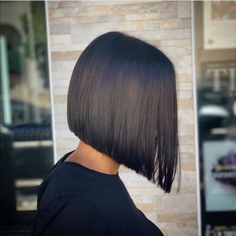 Shoulders Haircut, Triangular Bob, Triangular One Length, Triangle Haircut, Above The Shoulder Haircuts, Above Shoulder Hair, Graduated Haircut, One Length Haircuts, Bob Hairs