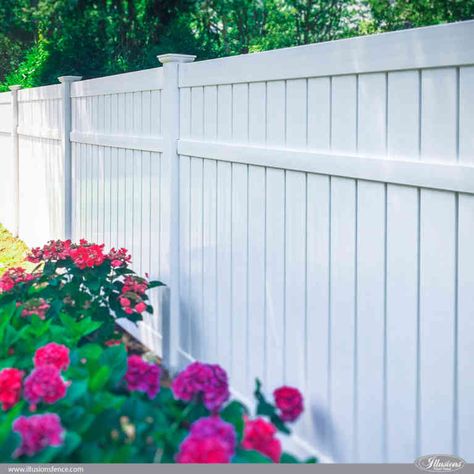 Pvc Fence Decorating Ideas, Vinyl Fence Landscaping, Lattice Fence Panels, Decks Ideas, Fence With Lattice Top, White Vinyl Fence, Privacy Fencing, Vinyl Fence Panels, Landscape Backyard