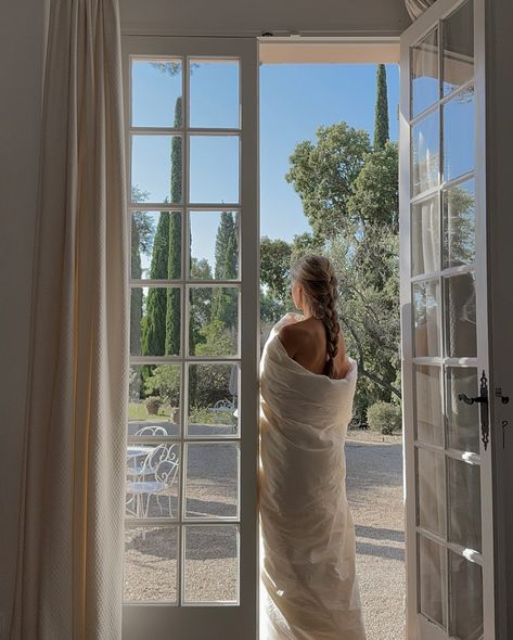 Hanna Schönberg Outfit, Summer Beach House, Wedding Workout, Countryside Vacation, House Beach, Countryside House, My Kind Of Love, Window View, Throne Of Glass