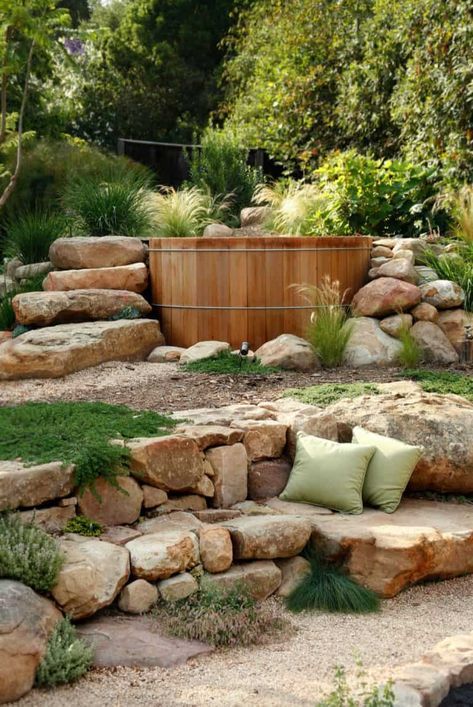 Natural Jacuzzi Outdoor, Natural Looking Hot Tub, Outdoor Bathtub Ideas, Natural Rock Hot Tub, Mountain Cabin Hot Tub, Cabin Hot Tub Aesthetic, Wood Fire Hot Tub Outdoor Bathtub, Hot Tub Designs, Outdoor Bathtub