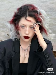 Short Bleached Hair, Goth Hair, Dyed Hair Inspiration, Pretty Hair Color, Hair Color And Cut, Trendy Hair, Bleached Hair, Hair Reference, Hair Inspiration Color