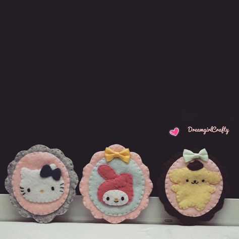 Cute felt brooch or magnets by dreamgirlcrafty.. more are coming soon for this collection.. cutest.. Sanrio Felt Crafts, Aesthetic Felt Crafts, Felt Keychain Pattern, Cute Ornaments Diy, Felt Brooch Diy, Kawaii Felt, Felt Patches, Felt Magnet, Felt Plushie