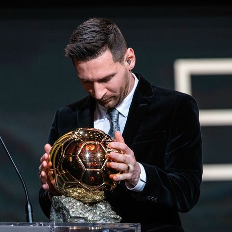 Ballon D Or Winners, Gerd Muller, Messi Psg, Messi Goals, Cr7 Vs Messi, Cristiano Ronaldo Video, Messi Fans, Lionel Messi Barcelona, Football Awards