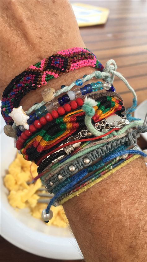 Hobo Bracelets, Hippy Bracelets, James Potter Aesthetic, Funky Bracelets, Aesthetic Marauders, Bracelets Hippie, Hippie Bracelet, Estilo Hippy, Estilo Hippie