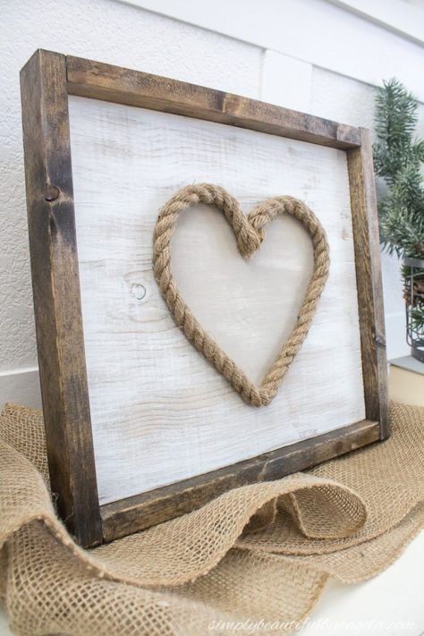 Burlap Canvas Ideas, Rustic Valentine Decor, Valentine Wood Crafts, Diy Valentine's Day Decorations, Rustic Valentine, Diy Valentines Decorations, Valentine Projects, Diy Valentines Crafts, Valentine's Day Diy