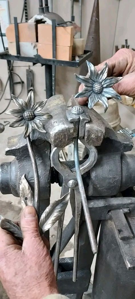 Forging Tools, Welding Crafts, Iron Jewelry, Blacksmith Projects, Wind Sculptures, Leather Craft Projects, Metal Forming, Welding Art Projects, Forging Metal