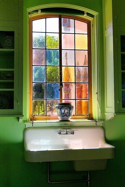 Venetian glass window House Window Design, 아파트 인테리어, Hem Design, House Room, Painted Glass, Window Design, Dream House Decor, Design Case, Art Floral