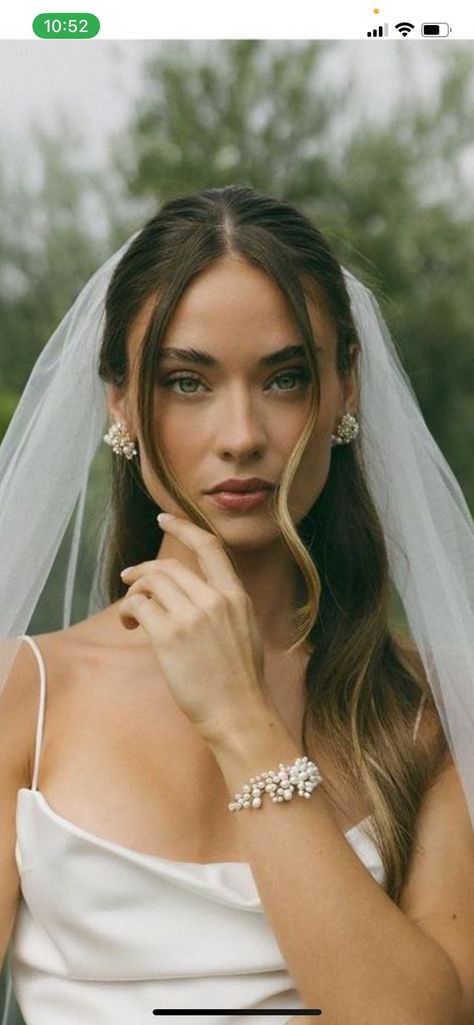 Veil Hair Down, Bride Hairstyles With Veil, Bridal Hair Half Up, Bridal Hair Down, Half Up Wedding Hair, Bridal Hair Veil, Bridesmaid Hair Makeup, Bridal Hair Inspiration, Wedding Hairstyles Bride