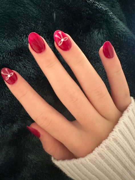 Nail Inspo For Engagement, Red Nails Xmas, Lowkey Christmas Nails, Red Ribbon Nails, Red And White Gel Nails Short, Christmas Nails Bows, Simple Christmas Gel Nails, French Tip Red Bow Nails, Bow Nails Short