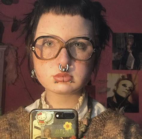 Bridge Piercing With Glasses, Bridge Piercing Aesthetic, Piercing Setup, Piercing Aesthetic, Bridge Piercing, Glasses Inspiration, Piercing Inspo, Dont Kill My Vibe, Body Mods