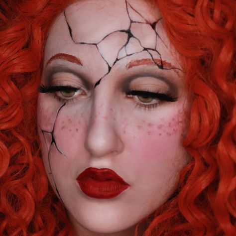 Broken Doll Face, Broken Doll Halloween, Creepy Doll Costume, Creepy Doll Makeup, Cracked Doll Makeup, Cracked Doll, Broken Doll Makeup, Doll Makeup Tutorial, Face Paint Designs