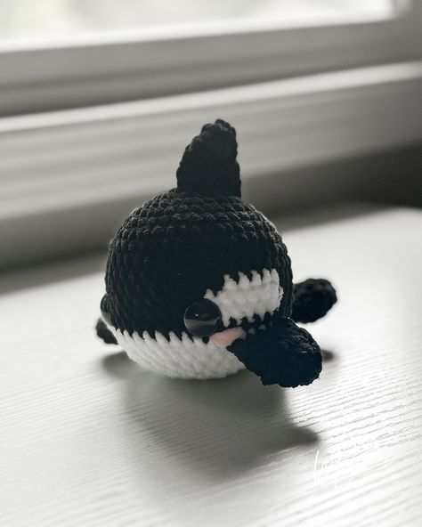 Second reveal for Beach Buddies 2.0! What do you think the next one will be? Opal the Orca, pattern by me. Releasing 7/7 #beachbuddies #orca #amigurumi #crochet #crochetersofinstagram Orca Crochet Free Pattern, Crochet Orca, Orca Pattern, Amigurumi Crochet, Cute Crochet, Crochet Ideas, Free Crochet Pattern, Free Crochet, Free Pattern