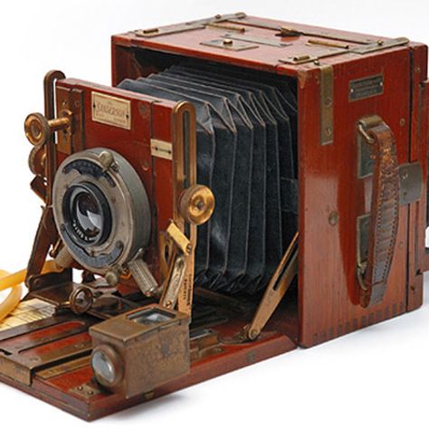 Sanderson Tropical ½ Plate Hand and Stand Camera circa 1905 Photography Objects, Fotocamere Vintage, Large Format Camera, Vintage Film Camera, Antique Cameras, Cute Camera, Camera Photos, Box Camera, Camera Obscura