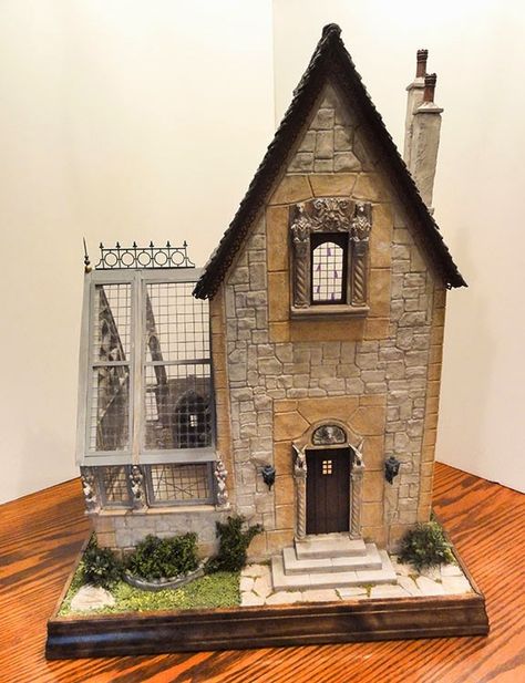 Jeff's Miniatures: Another workshop! Rik Pierce, Medieval Hunting, Miniature Buildings, Miniature Building, Mini Clay, Mini Stuff, Meteor Garden 2018, Model House, Magic Garden