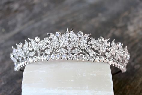 Swarovski Tiara, Crystal Wedding Tiaras, Crystal Bridal Tiaras, Pearl Tiara, Beautiful Tiaras, Diamond Tiara, Real Jewelry, Pearl Bridal, Crystal Tiaras